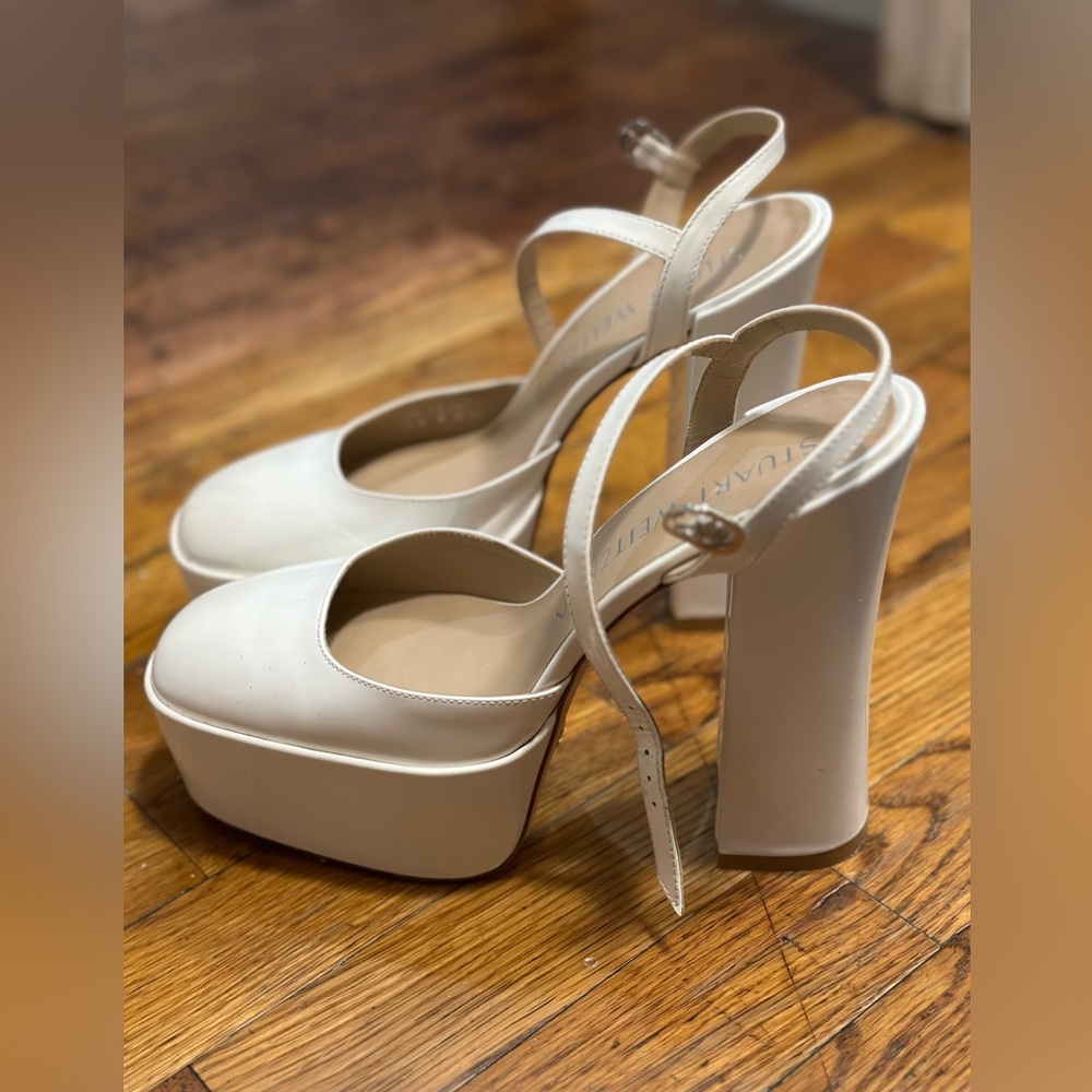 STUART WEITZMAN 145 SKYHI PATENT LEATHER PLATFORMS